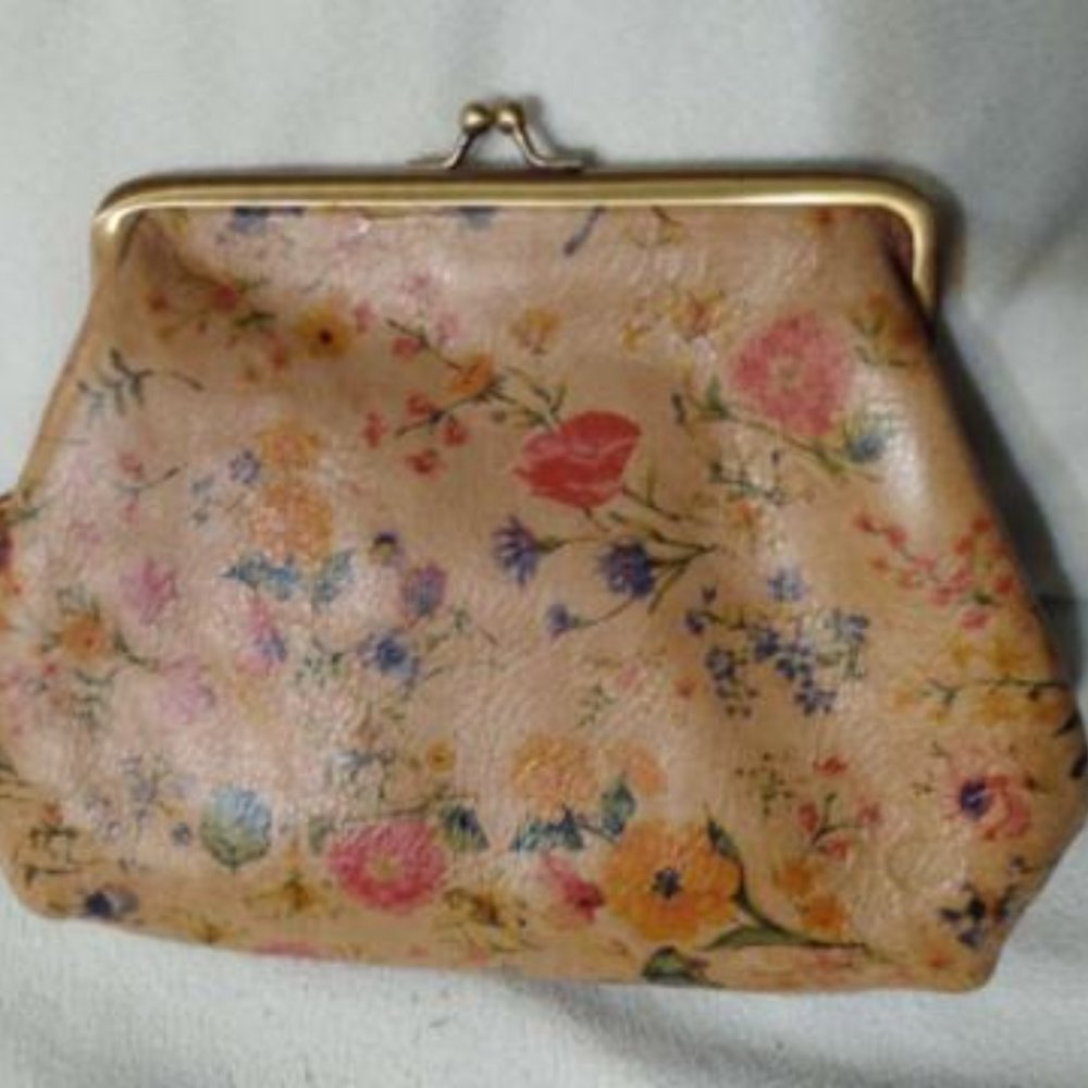 Patricia Nash kiss lock wristlet